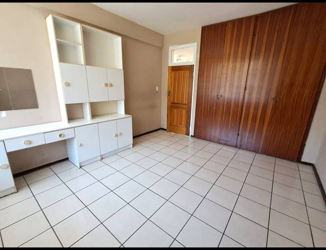 3 BEDROOM FLAT TO LET IN THREE RIVERS